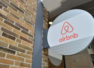AirBnB: «πιάστε τους φοροφυγάδες» πριν τη ρύθμιση, φωνάζουν οι διαχειριστές ακινήτων