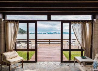 Γιατί «ξέφυγαν» οι τιμές των ακινήτων στην παραλία Παραθαλάσσια κατοικία