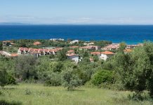 Κρατήσεις της τελευταίας στιγμής, περιορισμένοι Έλληνες και νέα δεδομένα για τα ενοικιαζόμενα σε Χαλκιδική και Ανατολική Θεσσαλονίκη