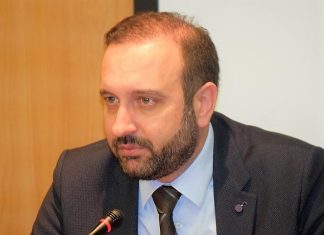 Συνεργασία Οικονομικού Επιμελητηρίου με το Δημοκρίτειο Πανεπιστημίο Ο πρόεδρος του ΟΕΕ, Κώστας Κόλλιας