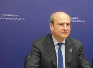 Σε ρόλο «μικρού ΥΠΕΞ» της ενέργειας ο Χατζηδάκης – Οι εξαγγελίες του υπουργού