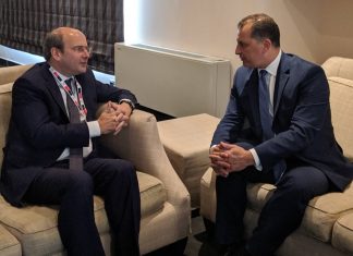 Ανοίγει διαδρόμους για την ενεργειακή διπλωματία ο Χατζηδάκης