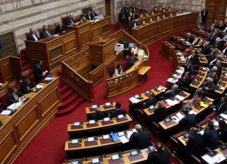 Στη Βουλή η τροπολογία για την αύξηση των προστίμων και για την παράταση των μέτρων για την αντιμετώπιση της ακρίβειας Η Ολομέλεια της Βουλής