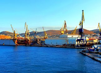 Ναυπηγεία Σύρου: «Ξαναζωντανεύει» το Νεώριο – Συνάντηση των εργαζομένων με Βρούτση Νεώριο Σύρου