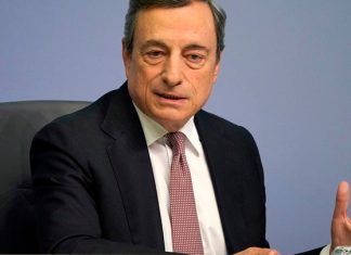 «Παράθυρο» Ντράγκι για νέο πρόγραμμα ποσοτικής χαλάρωσης Ο διοικητής της ΕΚΤ, Μάριο Ντράγκι
