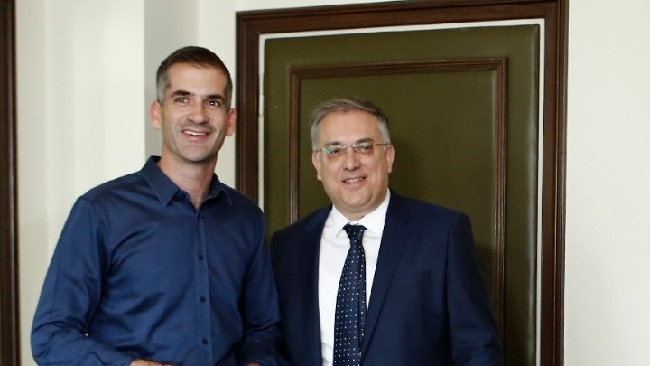 Κώστας Μπακογιάννης (αριστερά), Τάκης Θεοδωρικάκος (δεξιά)