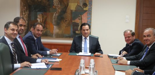 Διυπουργική σύσκεψη για τα υδροπλάνα