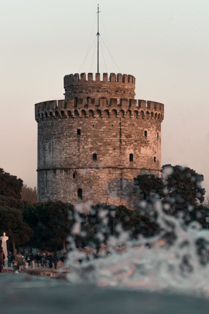 Ο Λευκός Πύργος στην παραλία της Θεσσαλονίκης