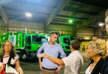 Πως μαζεύουν οι Παριζιάνοι τα σκουπίδια; Το φροντιστήριο «γαλλικών» του Κώστα Μπακογιάννη (photos)