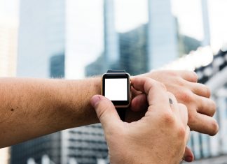 IDC: Η παγκόσμια αγορά wearables στα 49,2 εκατ. τεμάχια στο Β’ τρίμηνο 2025 Smartwatch
