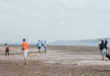 Ανάπτυξη μεσογειακής πλατφόρμας για την παρακολούθηση της παράκτιας ρύπανσης Σακούλες σκουπιδιών σε παραλία