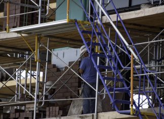 Οικοδομικά υλικά: σχεδόν σταθερές τιμές τον Ιούλιο, οριακή μείωση 0,2%