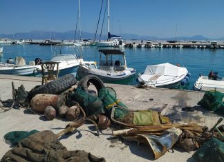 Κιάτο: 400 κιλά σκουπίδια έβγαλαν οι εθελοντές που καθάρισαν το λιμάνι – το πρόβλημα της θαλάσσιας ρύπανσης (photos)