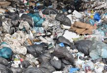 Γεμάτες από σκουπίδια η Αίγινα και η Σαλαμίνα