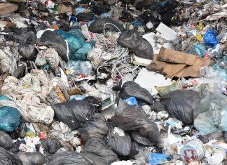 Γραφάκος – ΥΠΕΝ: επικίνδυνα κενά στη διαχείριση απορριμάτων