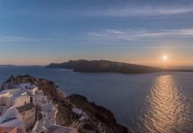 Σαντορίνη: Πετρελαιοκηλίδα από τις ρωγμές του πλοίου «Olympus» Θήρα