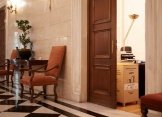 Τηλεδιάσκεψη υπό τον Μητσοτάκη για το νέο χωροταξικό νομοσχέδιο Μέσα στο Μέγαρο Μαξίμου