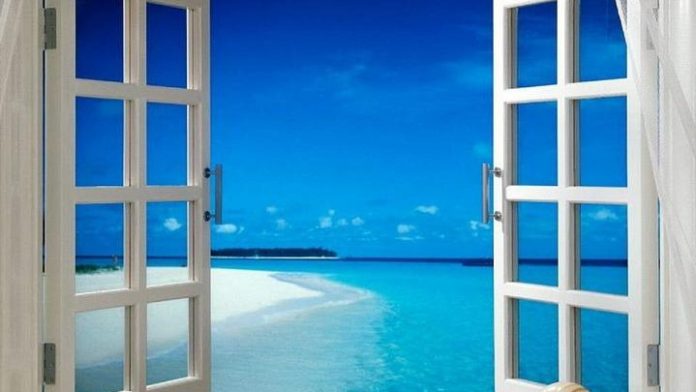 Παράθυρο στη θάλασσα