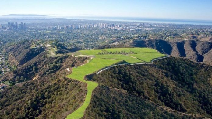 Το «Βουνό» στο Μπέβερλι Χιλς, ΗΠΑ Το «Βουνό» στο Μπέβερλι Χιλς, ΗΠΑ