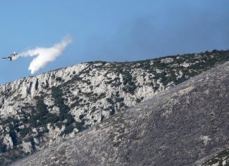 Πυρκαγιά στον Βύρωνα (βίντεο) Φωτιά στον Βύρωνα