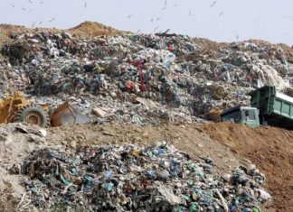 Κάθε δευτερόλεπτο ένα απορριμματοφόρο με κλωστοϋφαντουργικά απόβλητα καταλήγει σε κάθε ΧΥΤΑ σε όλη την Ευρώπη ΧΥΤΑ