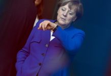 Η ηλεκτροκίνηση σε πρώτο πλάνο στις επαφές Μέρκελ με τους αυτοκινητοβιομήχανους