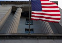 Θα κλειστεί συμφωνία στην G7 που θα εξαιρεί τις εταιρείες των ΗΠΑ από φόρους σε διεθνές επίπεδο Η σημαία των ΗΠΑ