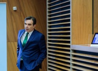 Μ. Σχοινάς: Δέσμευση της Κομισιόν να συνδράμει όπου χρειαστεί μετά τη σιδηροδρομική τραγωδία στα Τέμπη Μαργαρίτης Σχοινάς