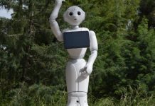 Πιο έξυπνα και ομιλητικά τα ρομπότ του αεροδρομίου Ελ. Βενιζέλος Το ρομπότ Pepper του Διεθνούς Αερολιμένα Αθηνών ΔΑΑ «Ελ. Βενιζέλος»