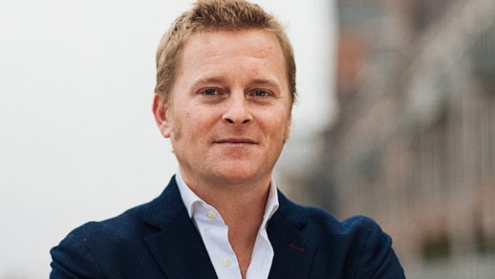 Τόρες Βελάτ, CEO της Hive