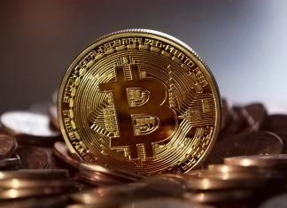 Η τιμή του bitcoin ξεπέρασε για πρώτη φορά τα 123.000 δολάρια