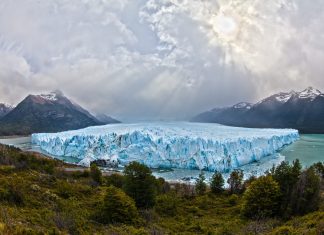Αποκολλήθηκε παγόβουνο 15 φορές το μέγεθος του Παρισιού