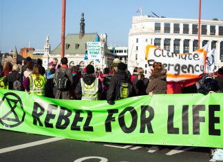 Extinction Rebellion: Έκλεισε το κέντρο του Βερολίνου – Συλλήψεις στο Λονδίνο