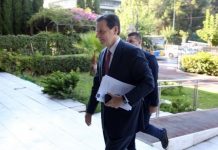 Σκυλακάκης: 200 εκατ. ευρώ κοστίζει κάθε επιπλέον εβδομάδα με κλειστό το λιανεμπόριο στην Αττική