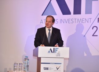 Νέα κατάταξη και κανόνες κυκλοφορίας για μικρά ηλεκτρικά οχήματα – αλλαγές για οδηγούς και σε μεταβιβάσεις αυτοκινήτων