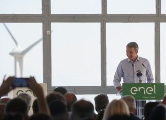 Μητσοτάκης από Καφηρέα: Νέο χωροταξικό για τις ΑΠΕ – Εγκρίνονται νέες επενδύσεις 400 εκ.