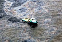 Άλυτο παραμένει το μυστήριο των πετρελαιοκηλίδων στη Βραζιλία