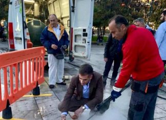 Επιχείρηση καθαριότητας στην πλατεία Συντάγματος