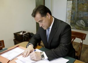 Υπεγράφη από τον Άδωνι Γεωργιάδη το Προεδρικό Διάταγμα για το ΕΣΧΑΣΕ της επένδυσης Elounda Hills - Mirum Hellas, ύψους 450 εκατ. ευρώ, στην Κρήτη