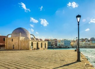 Κέρδισε το στοίχημα του τουρισμού η Κρήτη – Θα υποδέχεται τουρίστες μέχρι τον Νοέμβριο Κρήτη