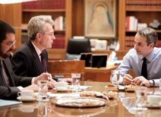 Συνάντηση Μητσοτάκη με τον Αμερικανό πρέσβη