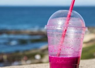 Σχεδόν 230.000 τόνοι πλαστικών καταλήγουν στη Μεσόγειο κάθε χρόνο