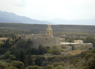 Χωρίς πρόβλημα η βρετανική επένδυση στη Μονή Τόπλου επένδυση στη Μονή Τόπλου, Λασίθι - Κρήτη