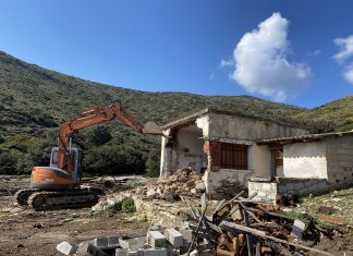 Προκήρυξη διαγωνισμού για κατεδάφιση αυθαιρέτων στην Αττική