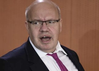 Γερμανός ΥΠΟΙΚ: Η ελληνική οικονομία βρίσκεται σε νέα ανάκαμψη