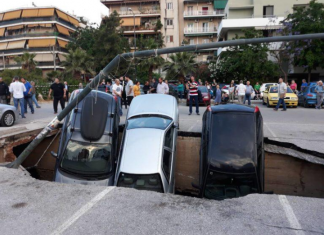Παραμένει η τρύπα στο πάρκινγκ του σταθμού Ταύρου – δεν έχει γίνει καμία ενέργεια