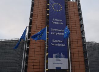 Με λύματα και ενεργειακή ασφάλεια τα 11 νέα «καρφιά» της Κομισιόν προς την Ελλάδα για παραβάσεις της κοινοτικής νομοθεσίας