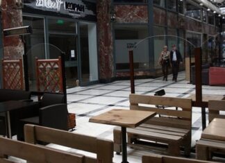 Δημοσιεύθηκε το ΦΕΚ για τέλος παρεπιδημούντων σε κέντρα διασκέδασης, εστιατόρια κ.α