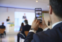 Η «ανακαίνιση» κινητών σώζει το περιβάλλον και δημιουργεί «λίμνη» 150 δισ. δολάρια έως το 2027