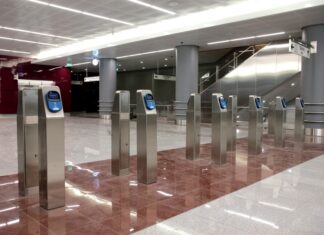 Εγκαινιάστηκε το μετρό στον Πειραιά – Παραδόθηκαν στους επιβάτες τρεις νέοι σταθμοί